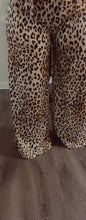 Load and play video in Gallery viewer, High Waist Leopard Pants
